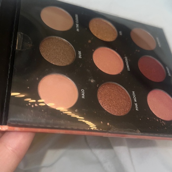 • SUNKISSED SHIMMER & MATTE SHADES, - Picture 3 of 3